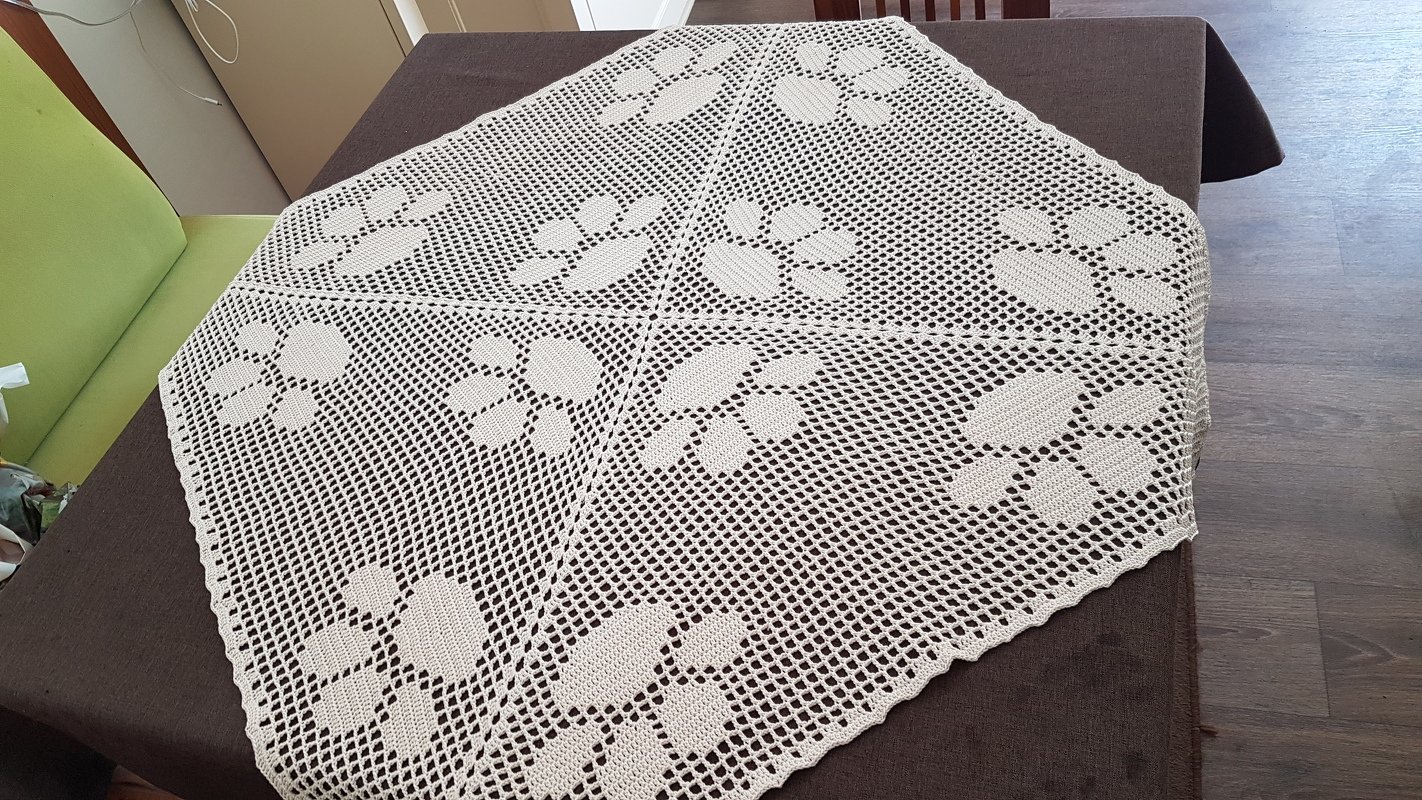 Tischdecke &quot;Pfoten&quot; 102x102 cm, Häkelanleitung