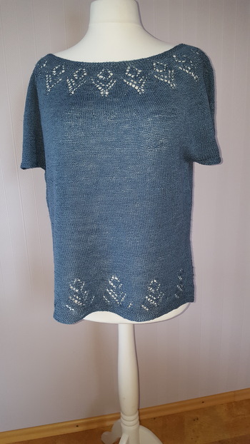 Hat alles super geklappt, tolle Anleitung. Ich habe Leinengarn verstrickt, mit dem das Ajourmuster sehr schön rauskommt.