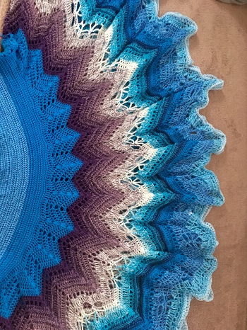 Vor dem letzten Bobbel. Hat sich super nacharbeiten lassen (Größe 40/42 - Verbrauch bis handbreit übers Knie ca 3000 m)