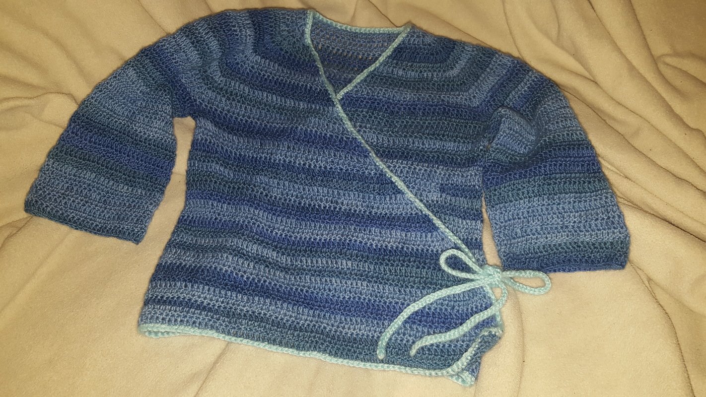 Häkelanleitung Baby Wickeljacke nahtlos / raglan von oben