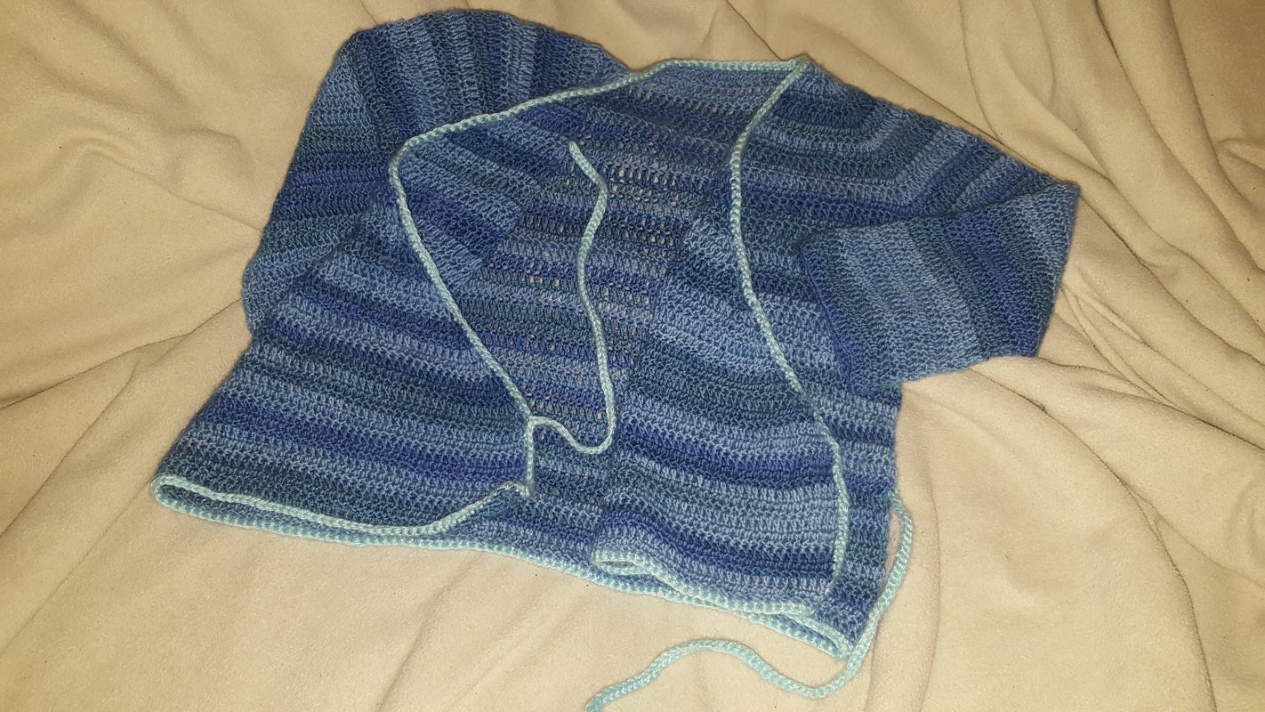 Häkelanleitung Baby Wickeljacke nahtlos / raglan von oben