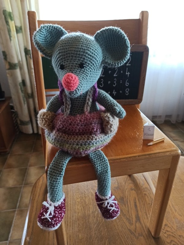 Maus Junge PRIMUS mit befüllbarem Schulranzen zum Schulanfang oder Kindergarten