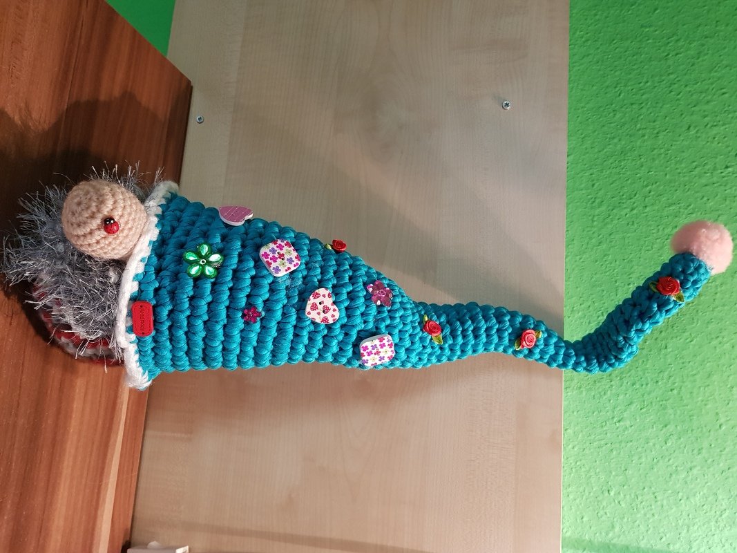 *Zipfelstopper* great decoration or doorstop / english + german