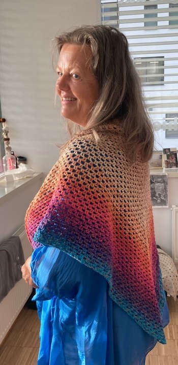 Hab nach vielen Jahren wieder mal was gehäkelt. Anleitung ist klar und gut verständlich. War eine schöne Urlaubsbeschäftigung😊😉