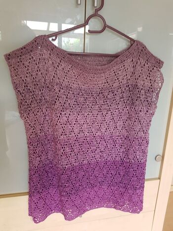 Ich hab mich für Bobbel entschieden. Ich habe 2 x 150g (je 570m) 4fädig verwendet, von traumgarne.de, mit NS 3,5. Hat total Spaß gemacht und die Anleitung ist wunderbar, wie wir es von Ilona gewohnt sind.