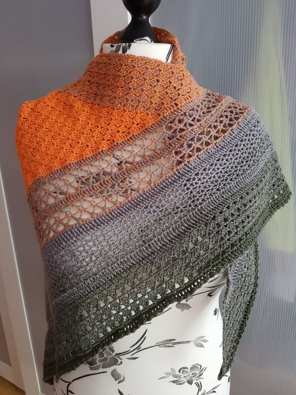 Häkelanleitung Tuch // Dreieckstuch // Halstuch Karma