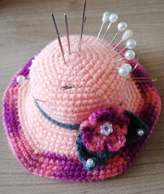 Deco-Hats / Pincushion -- Crochet Pattern by Haekelkeks®
