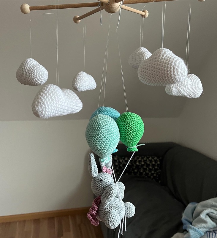 Häkelanleitung Babymobile &quot;Dream&quot; mit Hase, Ballons und Wolken
