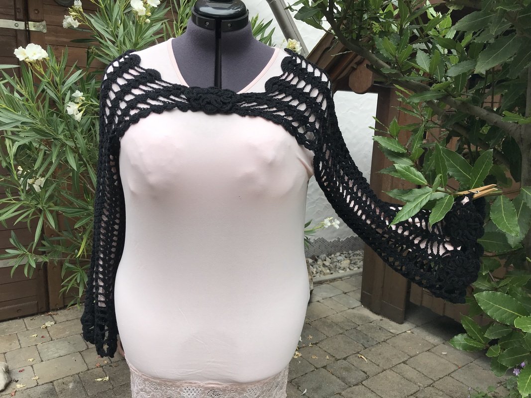 kleiner Bolero Oberarme  „ADE“  BlumenTrompete