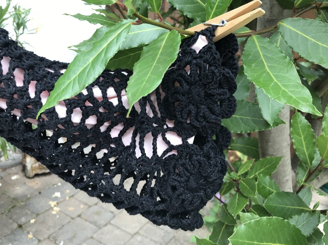 kleiner Bolero Oberarme  „ADE“  BlumenTrompete