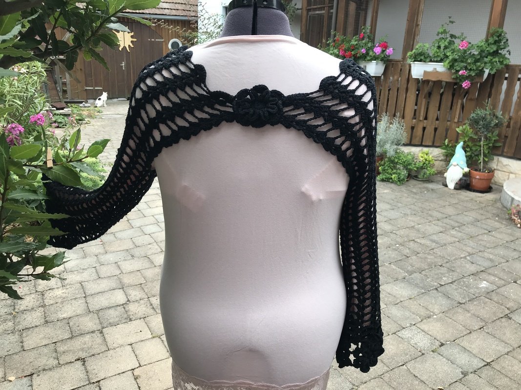 kleiner Bolero Oberarme  „ADE“  BlumenTrompete