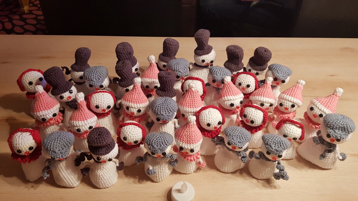 5tlg Schneemann Familie Tischdeko beleuchtet oder Eierwärmer mit Eisscholle