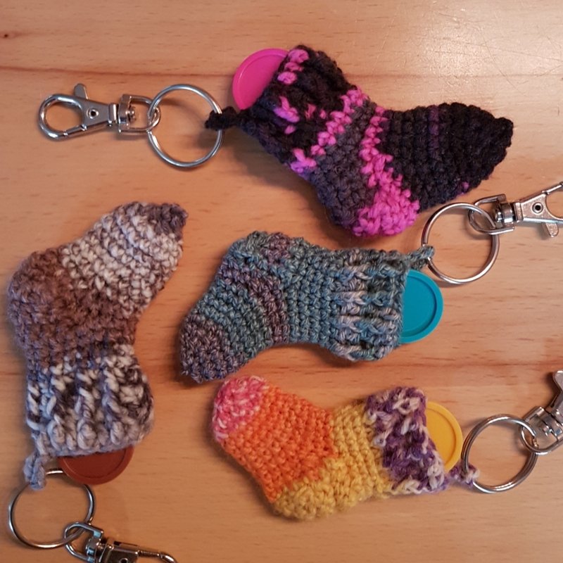 Häkelanleitung SET Anhänger Söckchen und Fäustlinge