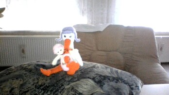 Der Storch mit dem Körbchen hat sich gut häkeln lassen, ist auch beim Baby gut angekommen.