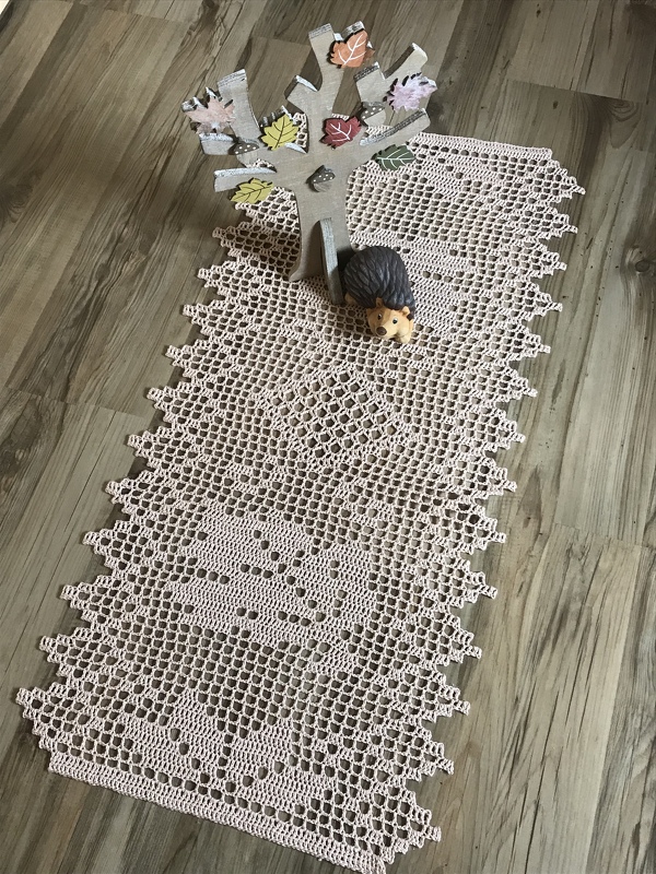 Häkeln / Tischläufer / Herbstlaub