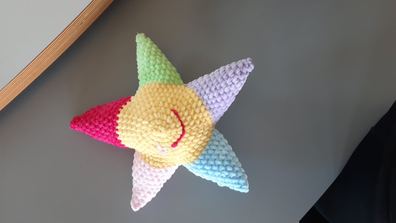 - SAM - Seestern zum Kuscheln und Liebhaben, Plüschtierstern aus Chenillegarn, schönes Geschenk, Plüschtier