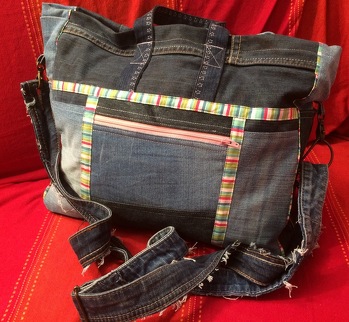 Meine Jeans-Patchwork-Variante aus alten Hosen. Manches musste ich deswegen etwas anders machen, aber mir gefällts!