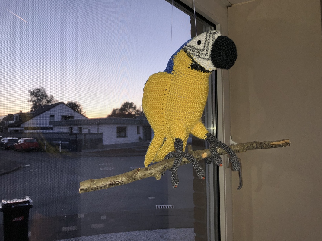 Häkelanleitung Gelbbrustara - PDF-Datei