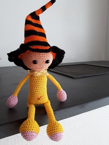 mein Mondmännchen hat den Hut mal gemopst zum Probetragen.