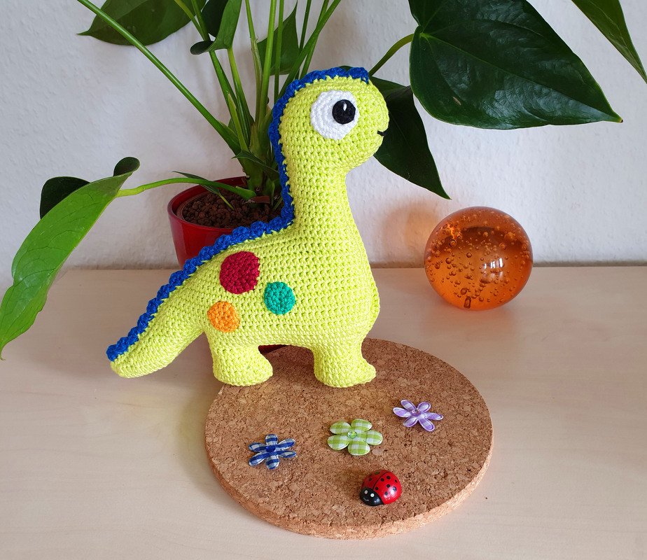 Bunte Dinos häkeln