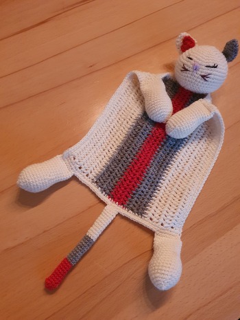 Die kleine meiner Freundin hat Katzen kennengelernt. Und nun findet sie Miezekatze ganz toll.
Danke für die tolle Anleitung