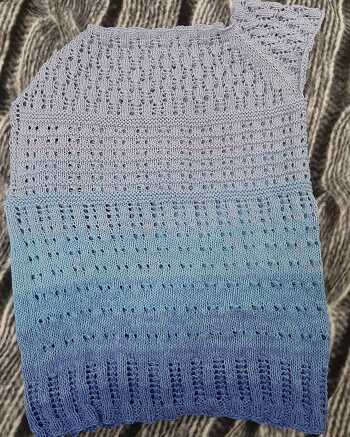 also wenn man 1 gemacht hat, möchte man auch ein 2. machen ;) die sehen so toll aus. Größe S.