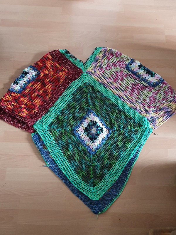 Häkelanleitung Dreieckstuch mit 3D Muschelmuster