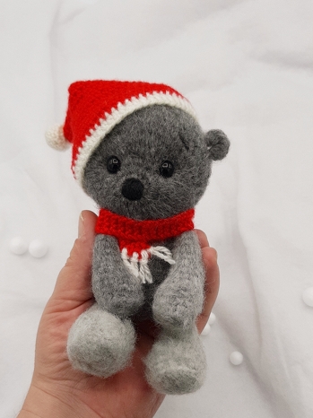 Ich habe Verlaufsgarn genommen und ausgebürstet.