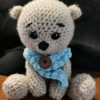 Mein erstes Teddybär, ist nicht so schlecht geworden, nur das mit den Augen hab ich nicht so gut hinbekommen.