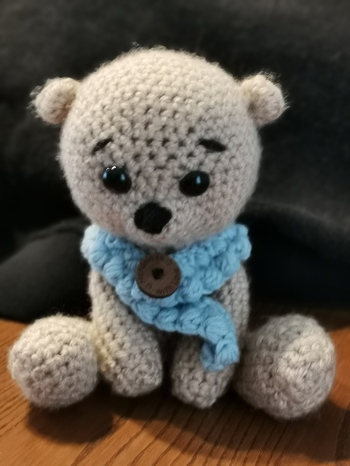 Mein erstes Teddybär, ist nicht so schlecht geworden, nur das mit den Augen hab ich nicht so gut hinbekommen.
