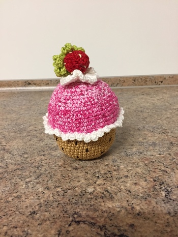 Sehr schöne Anleitung! Ich habe nur einen Hinweis vermisst, wann man am besten die Füllung in den Muffin gibt. Es hat Spaß gemacht!