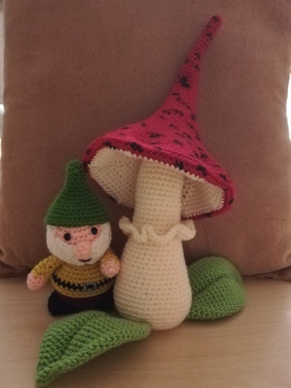 Gehäkelte Gartenzwerge