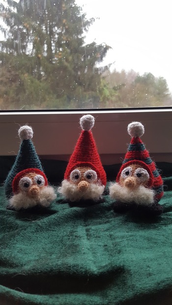 Eine tolle Anleitung! Ich habe lediglich den Bart etwas geändert, weil ich noch einen Rest Märchenwolle hatte.