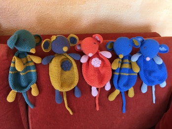 Hallo super süssss....und ganz einfach dank toller Anleitung...Ich habe gleich fünf kleine Mäuse gemacht...Vielen Dank 😊