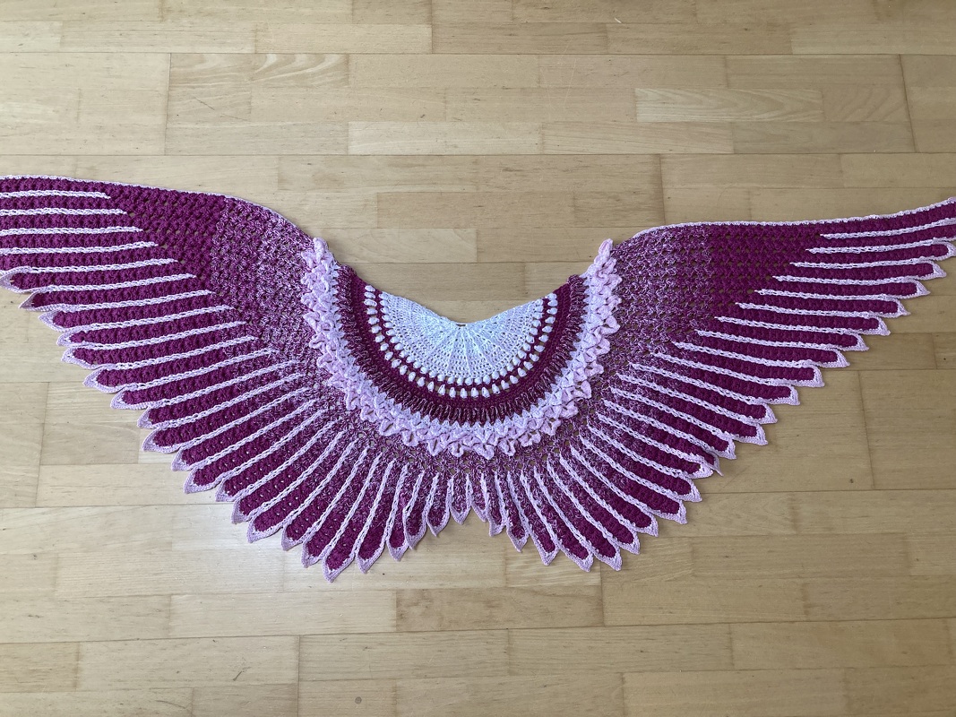 Petra Perle’s shawl „Wings of Love“