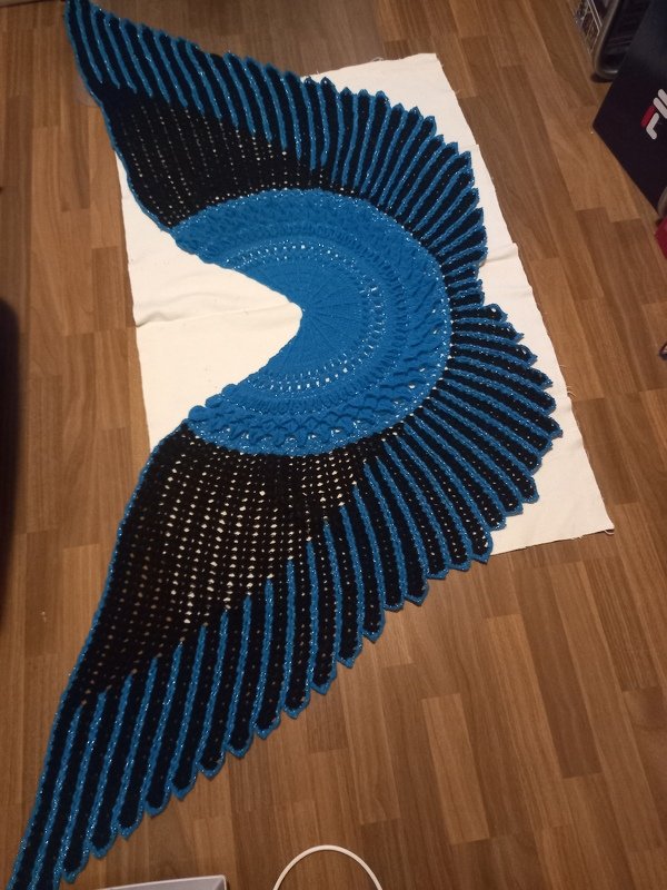 Petra Perle’s shawl „Wings of Love“