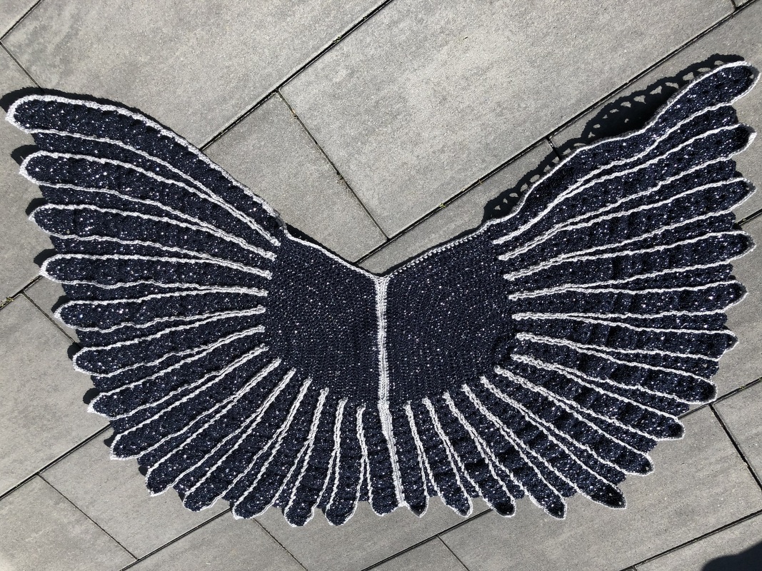 großes Schultertuch "Wings of Clouds"