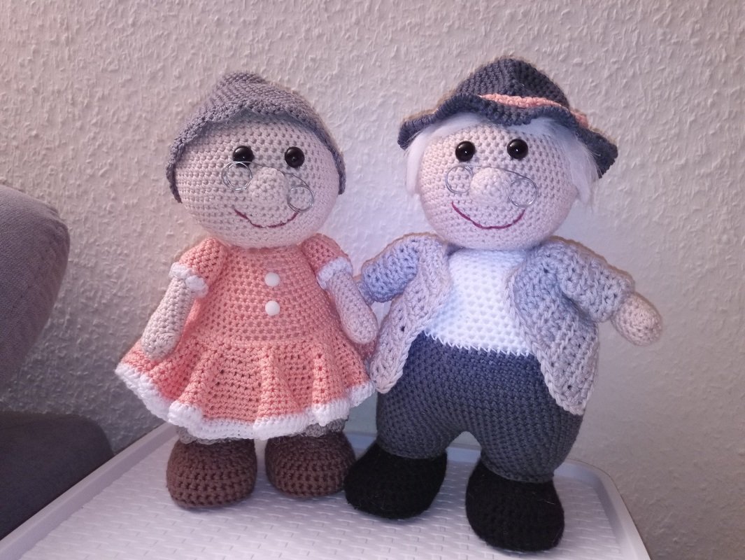 Oma Rosl Dekofigur für Großeltern zu Geburtstag Muttertag Hochzeitstag