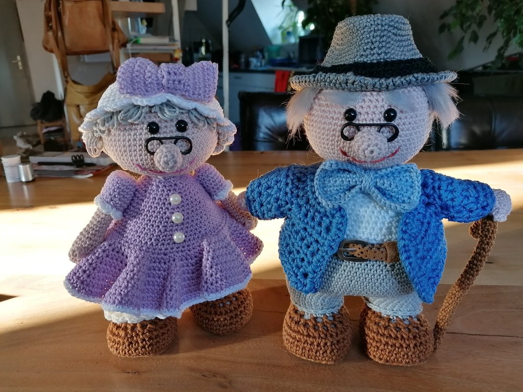 Oma Rosl Dekofigur für Großeltern zu Geburtstag Muttertag Hochzeitstag