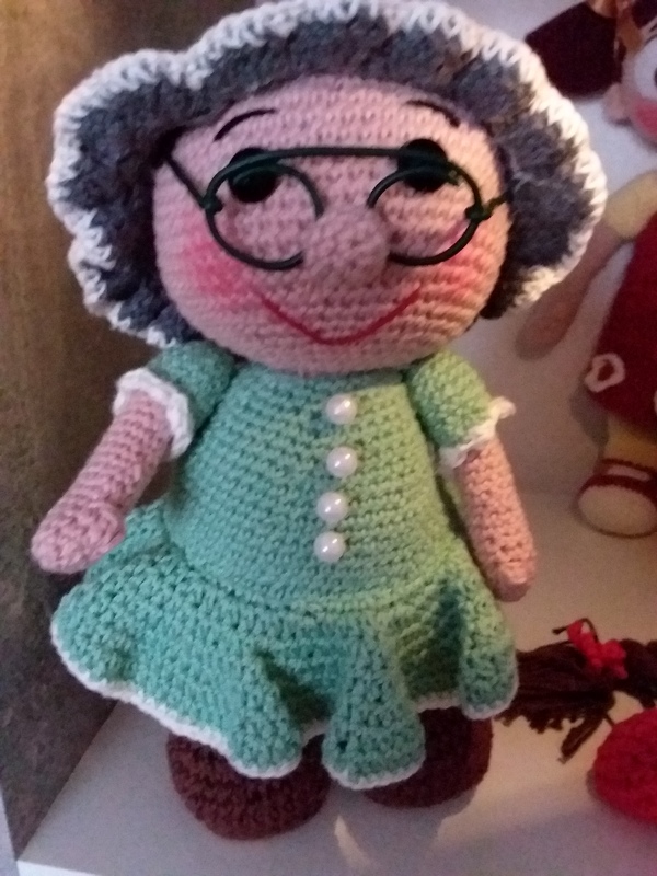 Oma Rosl Dekofigur für Großeltern zu Geburtstag Muttertag Hochzeitstag