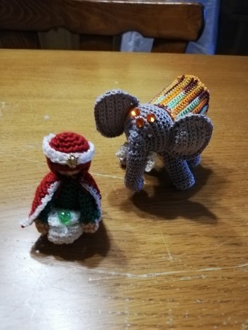 Ich hab die Figuren aus 10 er Häkelgarn gemacht.