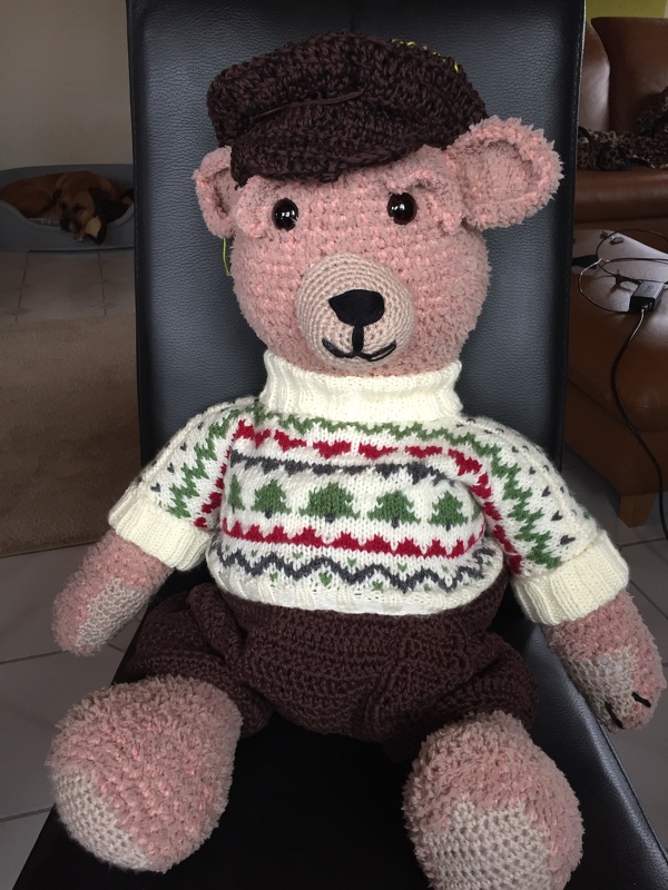Häkelanleitung für Gabis Bär Hannes, ca. 50 cm, mit Strickpulli