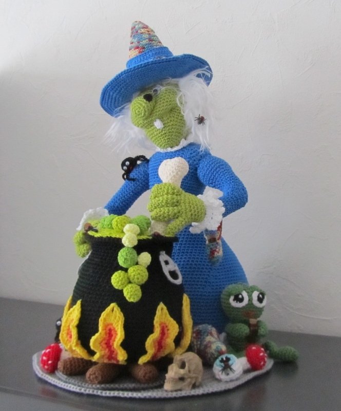 Süßes oder Saures - Hexe Morgana Häkelanleitung