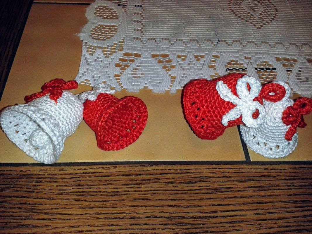 Christmas Bell with Bow in Two Sizes –  Christmas Decorations