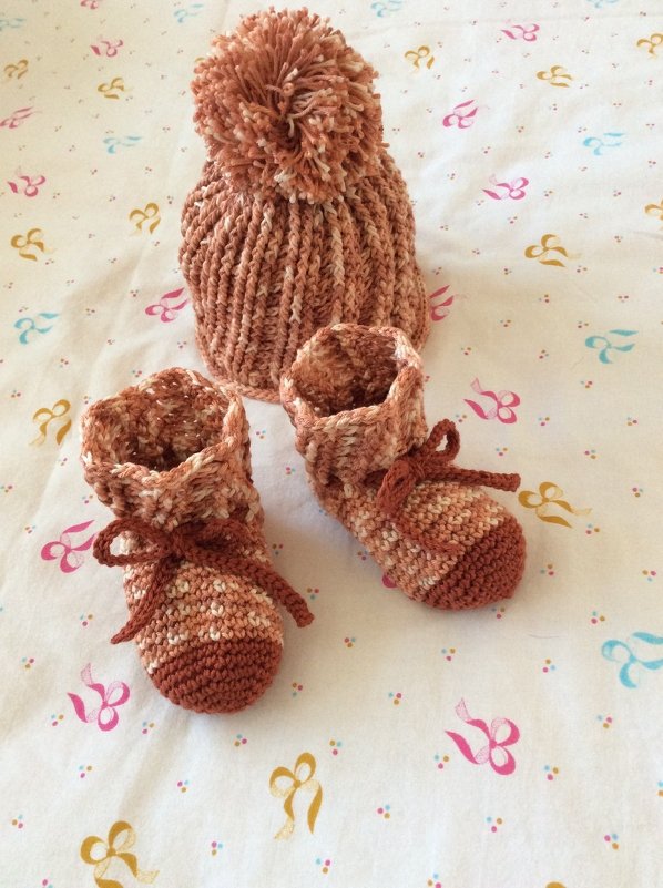 Mütze mit Spiralmuster aus Wollresten - Häkelanleitung