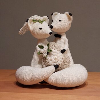 Für meine Tochter habe ich die Füchse als Hochzeitstortendeko gehäkelt. Es hat viel Spass gemacht.