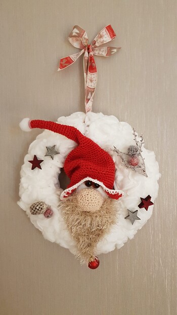 Gut beschriebene Anleitung. Habe direkt zwei Kränze gemacht. Toll finde ich die Idee mit den Kosmetikpads. Sieht einfach super aus. Wurde auch ohne Ausnahme bestaunt.