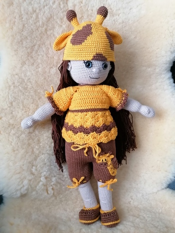 Da hat die Puppe Mia ihr wunderschönes Giraffen Outfit an 🥰 das Ergebnis ist einfach der Wahnsinn. Meine Tochter liebt ihre Puppe sehr