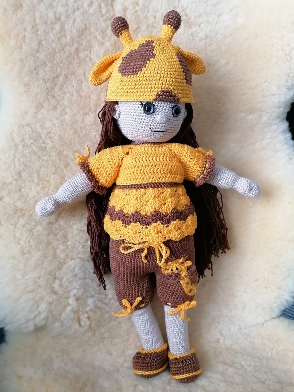 Häkelanleitung Amigurumi / Giraffen-Outfit mit Giraffen Applikation, inklusive kleiner Giraffe für die Puppe Mia