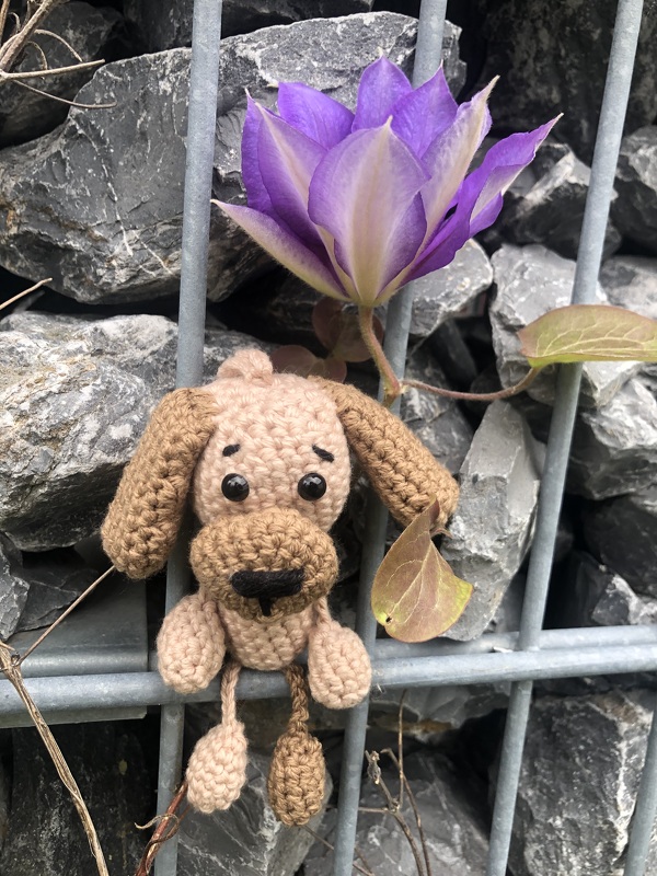 Häkelanleitung - Taschenbaumler Hund Hugo